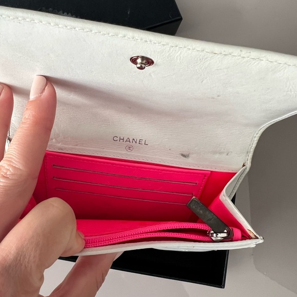⭐️ 🌴 Chanel Wallet - Picture 4 of 5